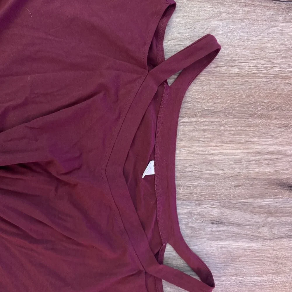 Maroon Jersey Style Crop - Picture 3 of 4